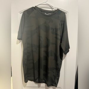 XL under Armour shirt